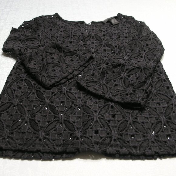 Iris Singer Black lace/Crochet 3/4 sleeve bell sleeve top Size 2 - Picture 7 of 8